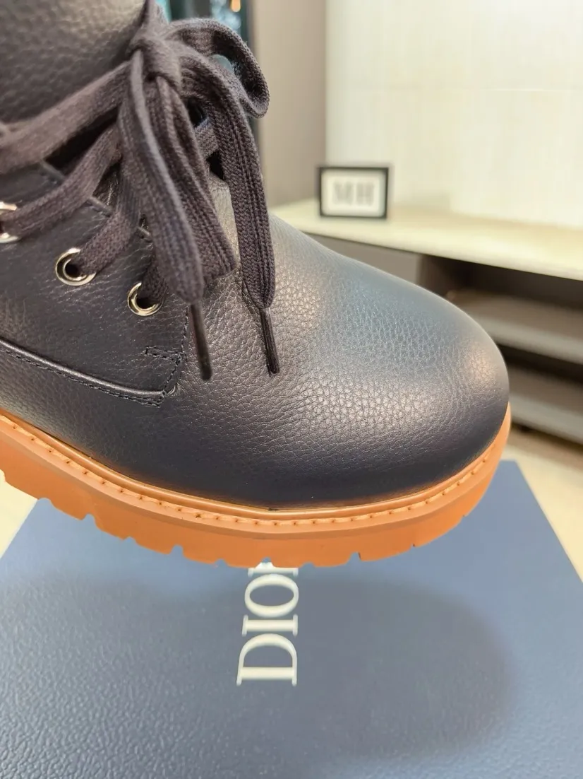 Men's shoes 💰600🌹🌹[Dior] Dior's new high-top imported cowhide ➕ cowhide lining, designed by European and American masters, perfect shape to create counter quality, solid color raw and wear-resistant outsole, original quality, unique and beautiful design, super versatile and very comfortable. High-end without losing taste, fashionable, cold-proof and warm! Absolute focus 39-44 size 38 45 customized